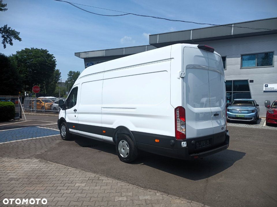 Ford Transit - 4