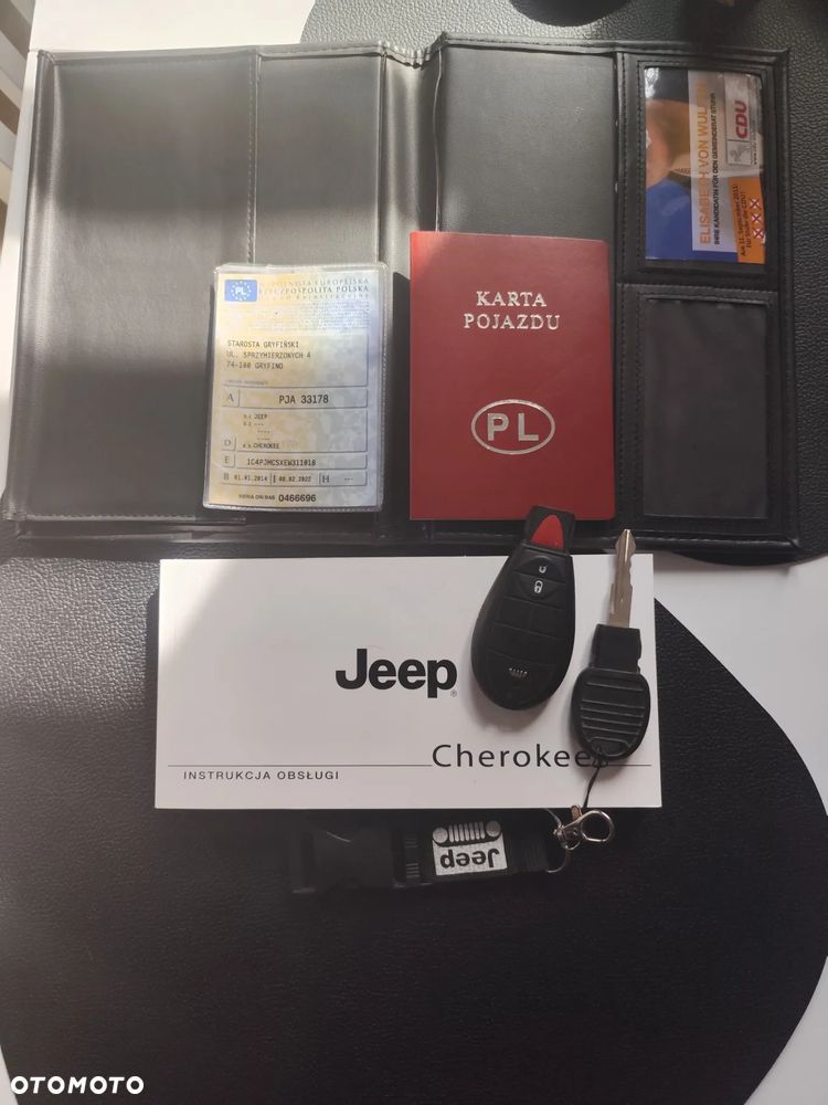 Jeep Cherokee - 18