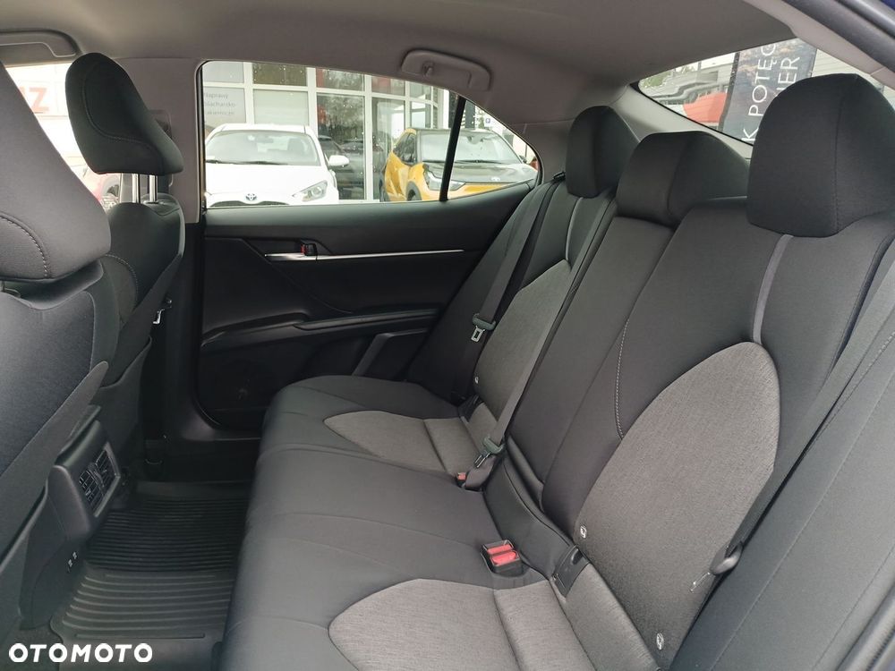 Toyota Camry - 14