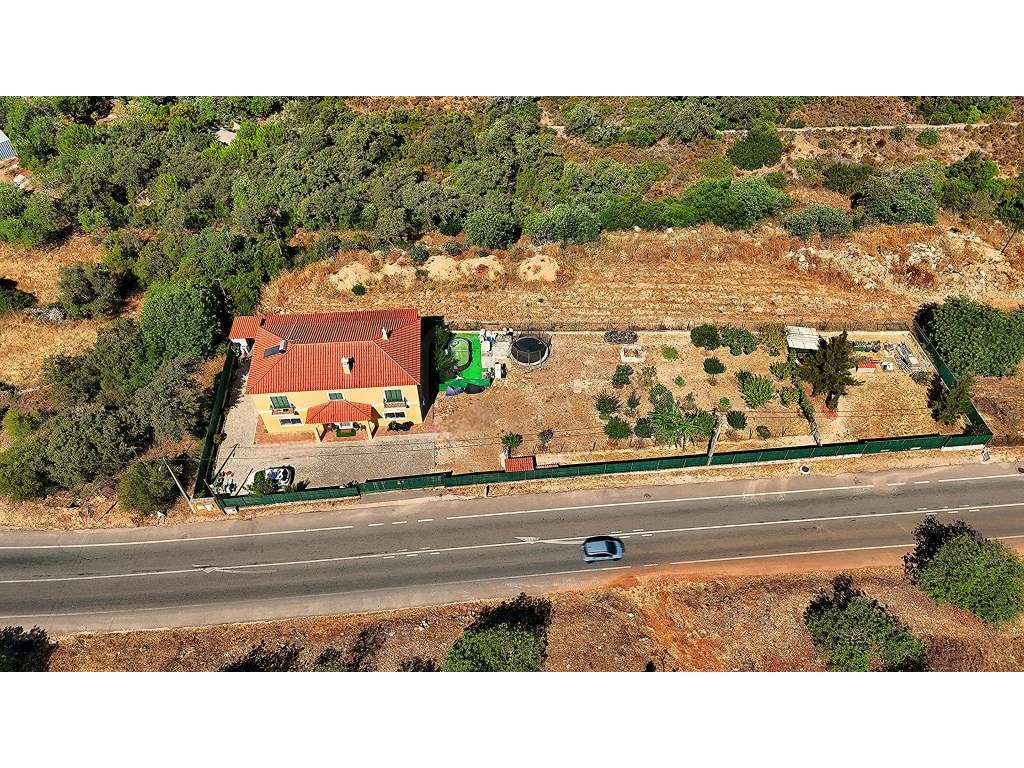 Moradia T2+2 de dois pisos independentes, com muito potencial, pert... - Grande imagem: 2/51