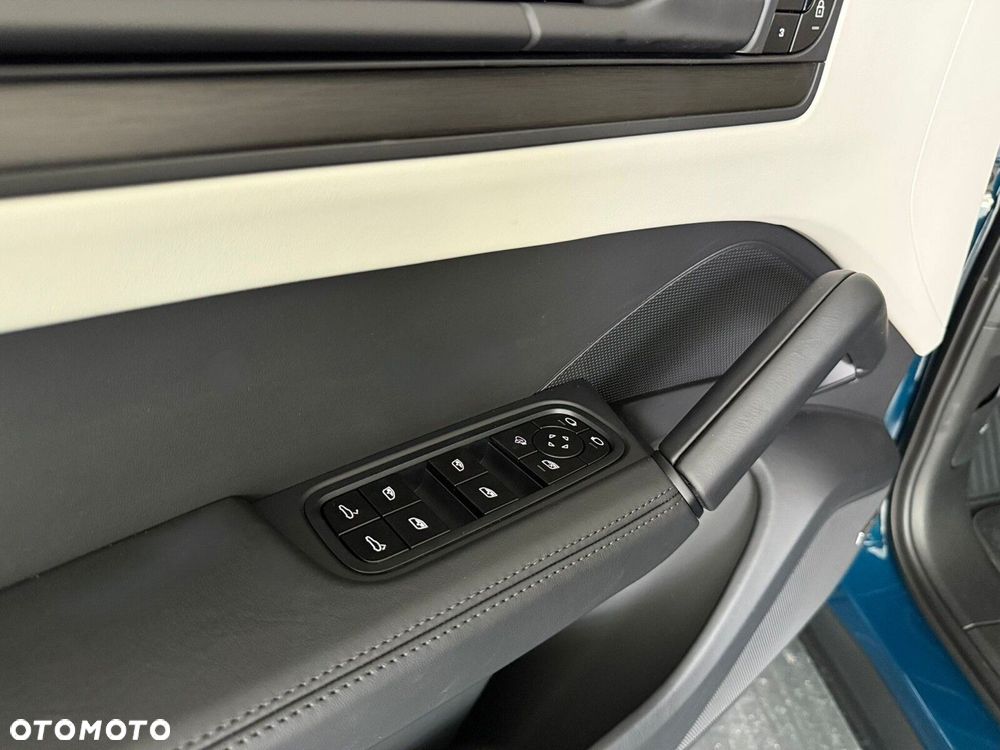 Porsche Cayenne Black Edition - 16