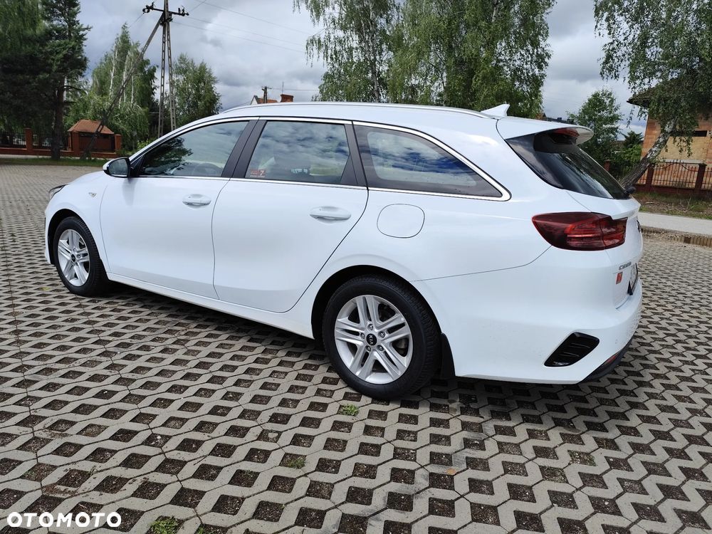 Kia Ceed 1.6 CRDi mHEV M DCT - 4