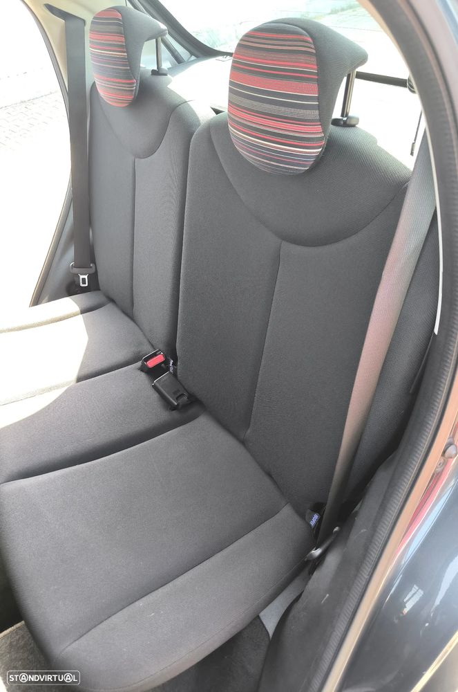 Citroën C1 1.0 VTi Feel S&S - 13