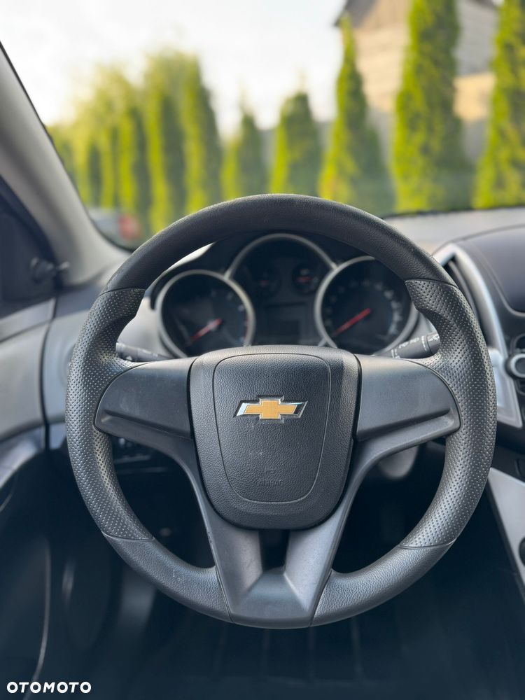 Chevrolet Cruze - 22