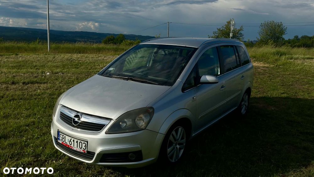 Opel Zafira - 1