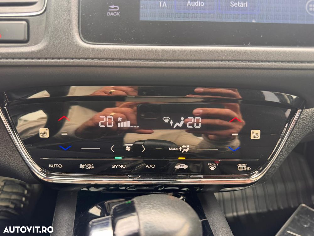 Honda HR-V 1.5 i-VTEC 4x2 CVT Elegance - 24