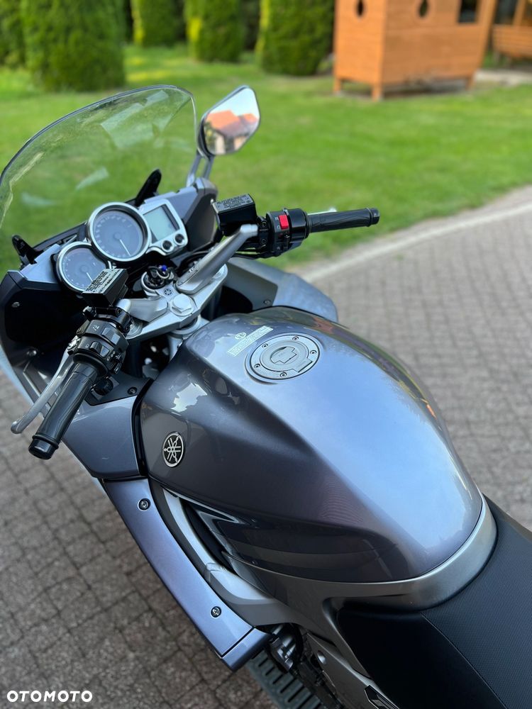 Yamaha FJR - 16