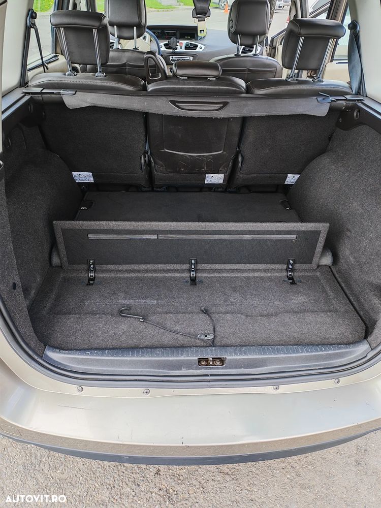 Renault Scenic 1.9 dCi FAP Privilege - 8