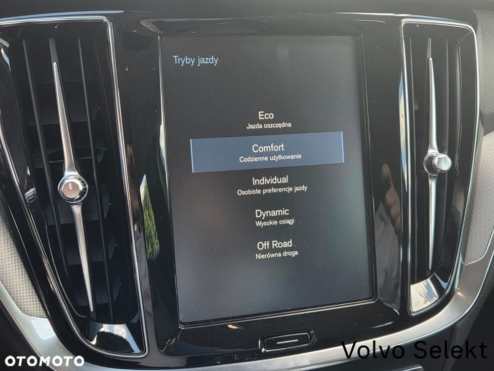Volvo V60 Cross Country - 20
