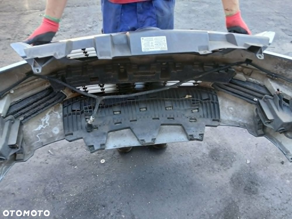 Opel Zafira B zderzak przedni kod lakieru Z163 - 6