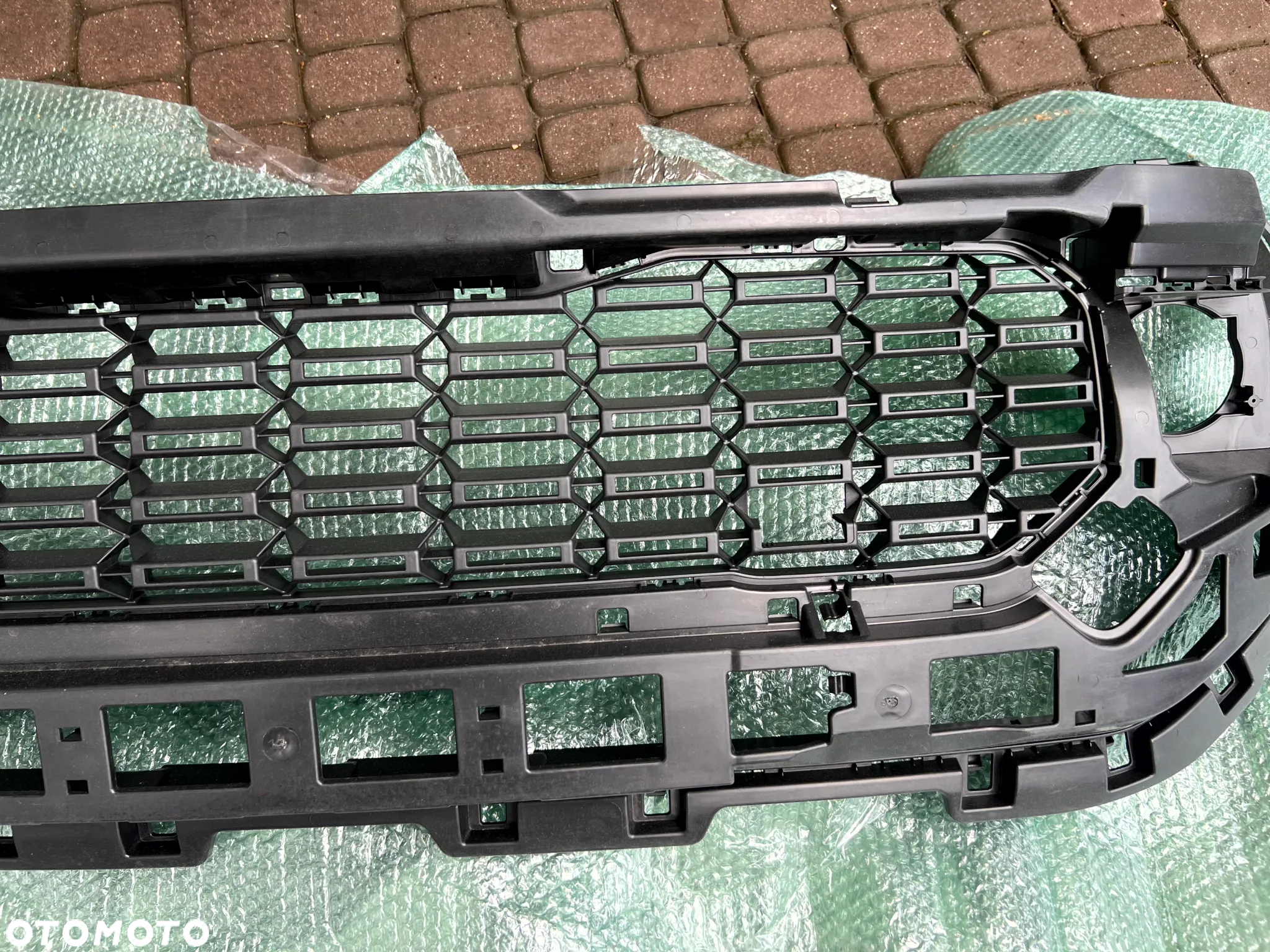 DACIA SANDERO III 2024- ATRAPA ZDERZAKA PRZEDNIEGO KRATKA GRILL NOWY ORYGINAŁ 620263520R - 4