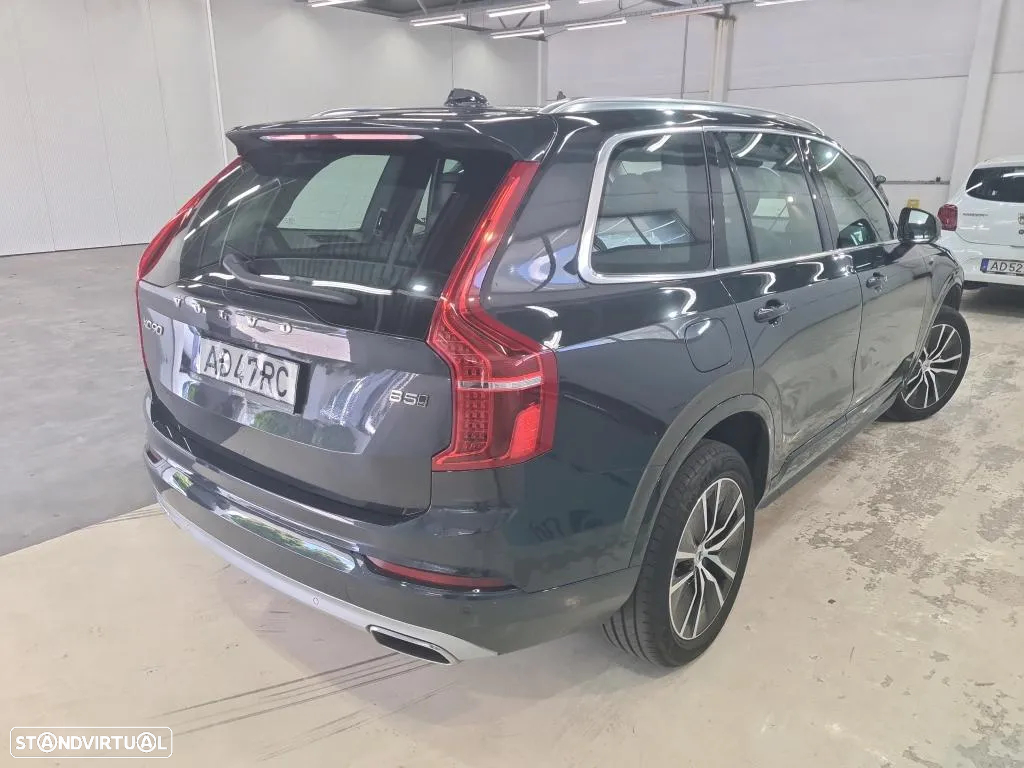 Volvo XC 90 2.0 B5 Momentum Plus AWD - 2