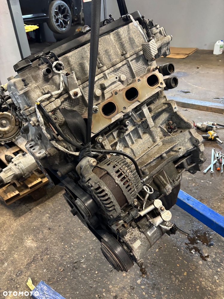 Jeep Renegade 2.4 silnik kompletny uszkodzona podstawa filtra oleju - 5