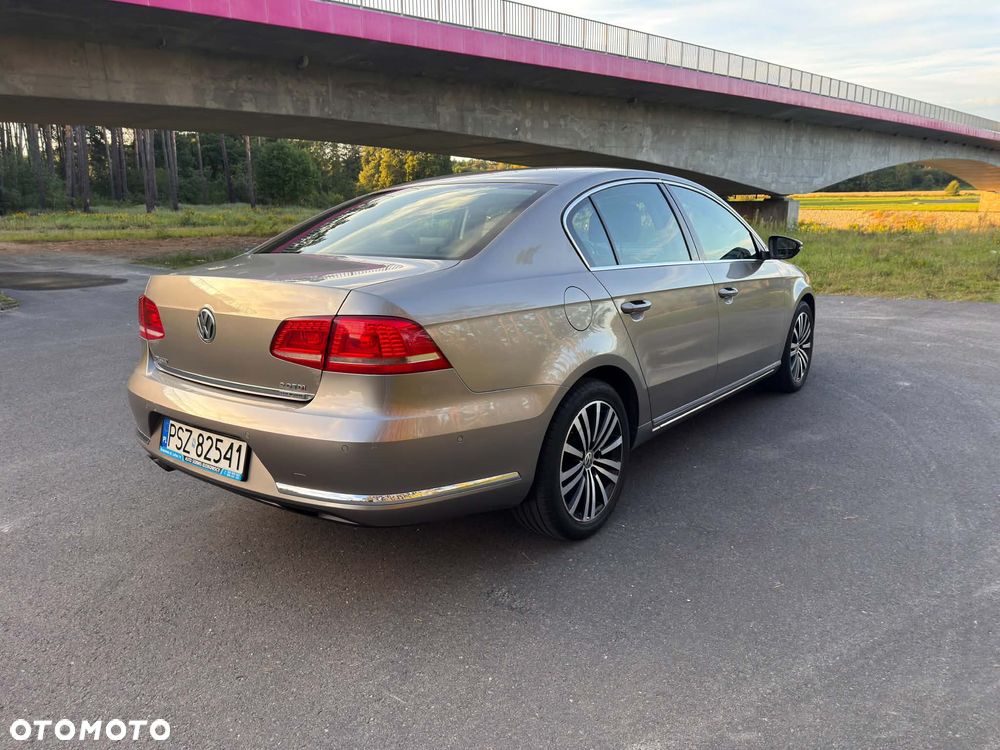 Volkswagen Passat 2.0 TDI Highline DSG - 2