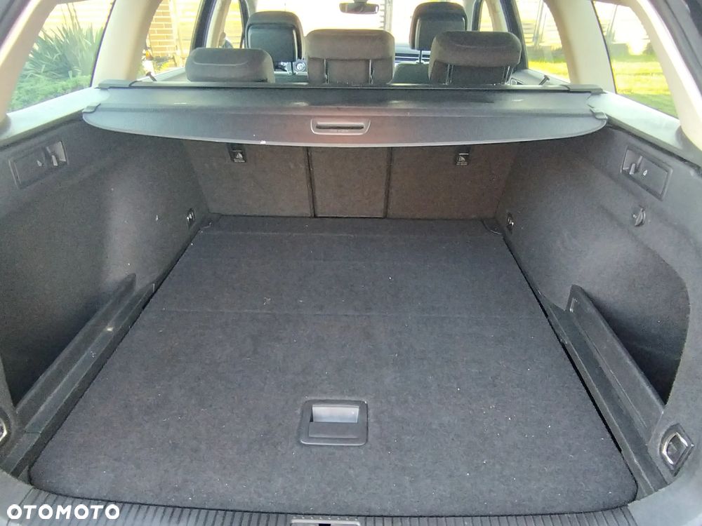 Volkswagen Passat ver-variant-2-0-tdi-scr-dsg-bluemotion-comfortline - 13