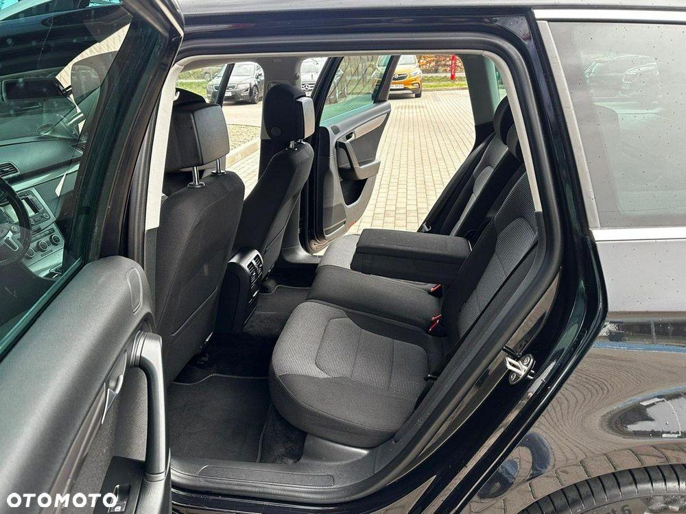 Volkswagen Passat 2.0 TDI DPF Highline - 14