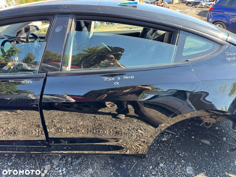 DRZWI LEWY TYŁ TESLA 3 KOLOR PBSB - 1