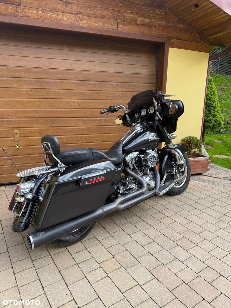 Harley-Davidson Touring Street Glide - 12