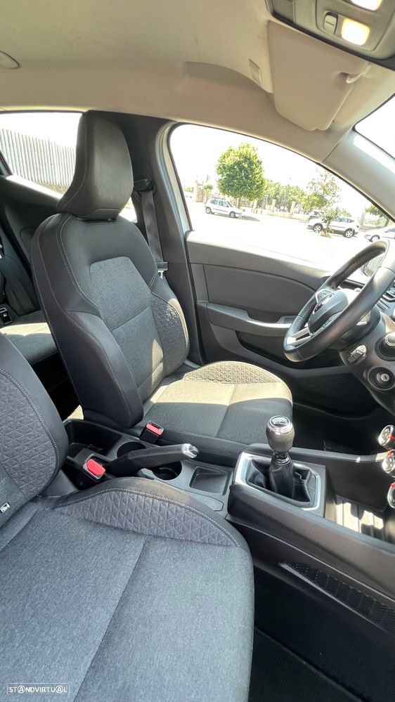 Renault Clio - 11