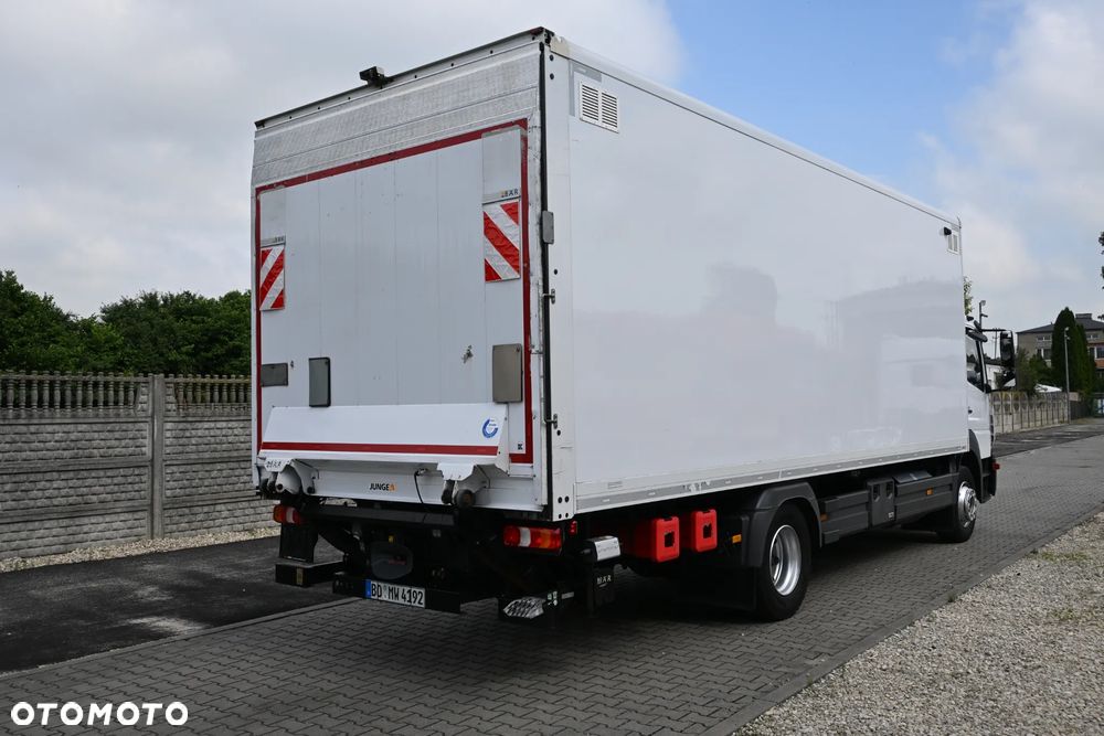 Mercedes-Benz Atego 1527 kontener 7,25 winda 2 T klima kamery - 4