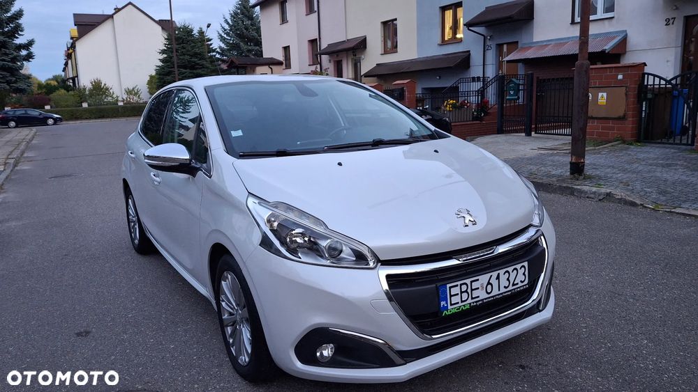 Peugeot 208 1.2 PureTech GPF Allure S&S EAT6 - 18