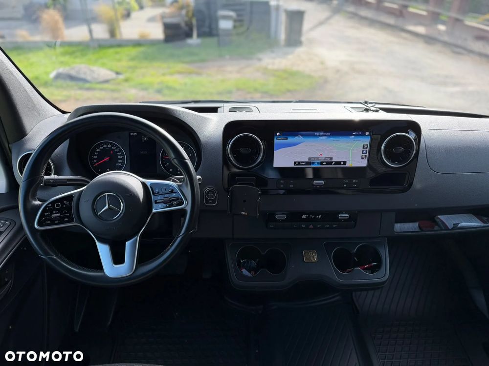 Mercedes-Benz Sprinter - 10