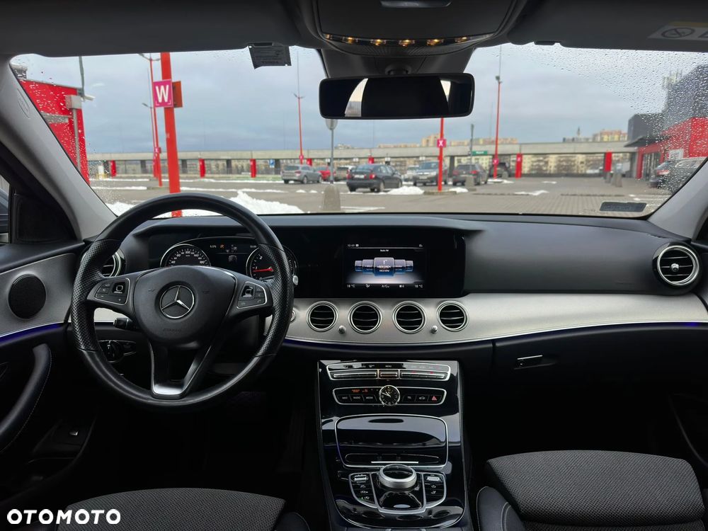 Mercedes-Benz Klasa E 220 d 9G-TRONIC - 16
