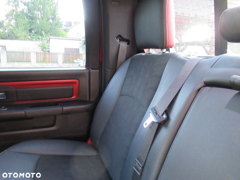 Dodge RAM 1500 5.7 4x4 - 32