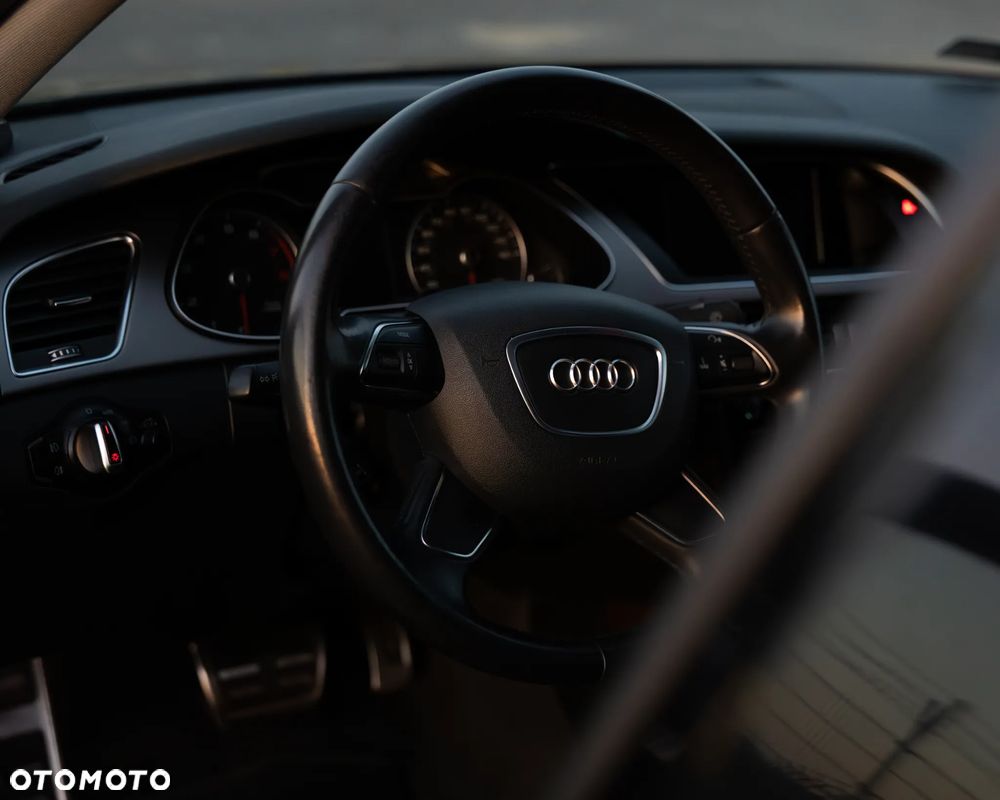 Audi A4 Limousine - 12