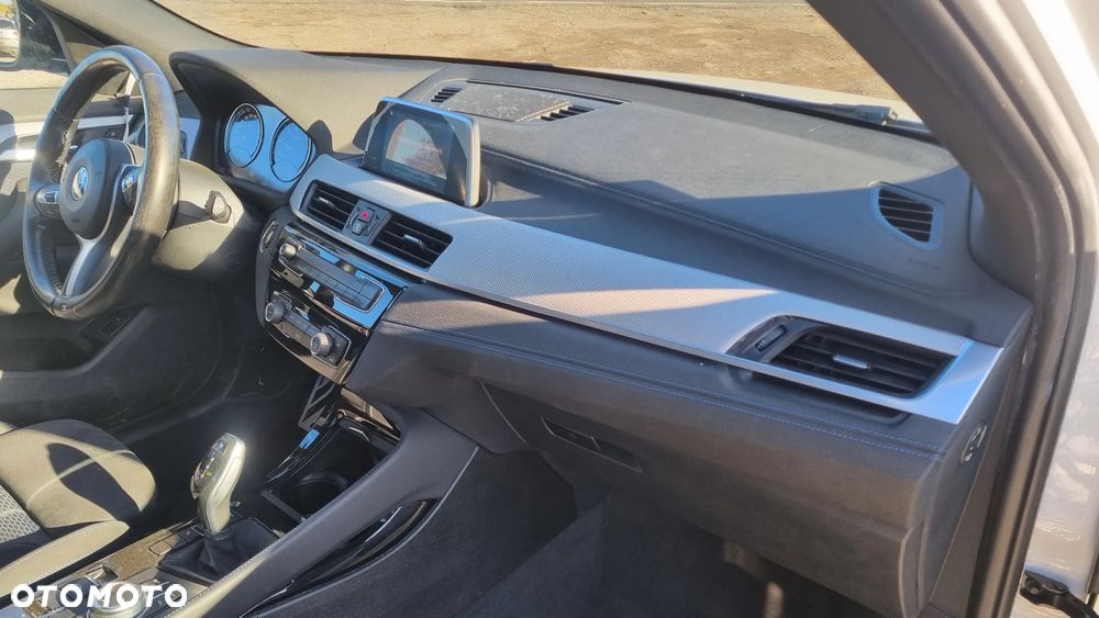 BMW X2 sDrive18i Advantage Plus - 23
