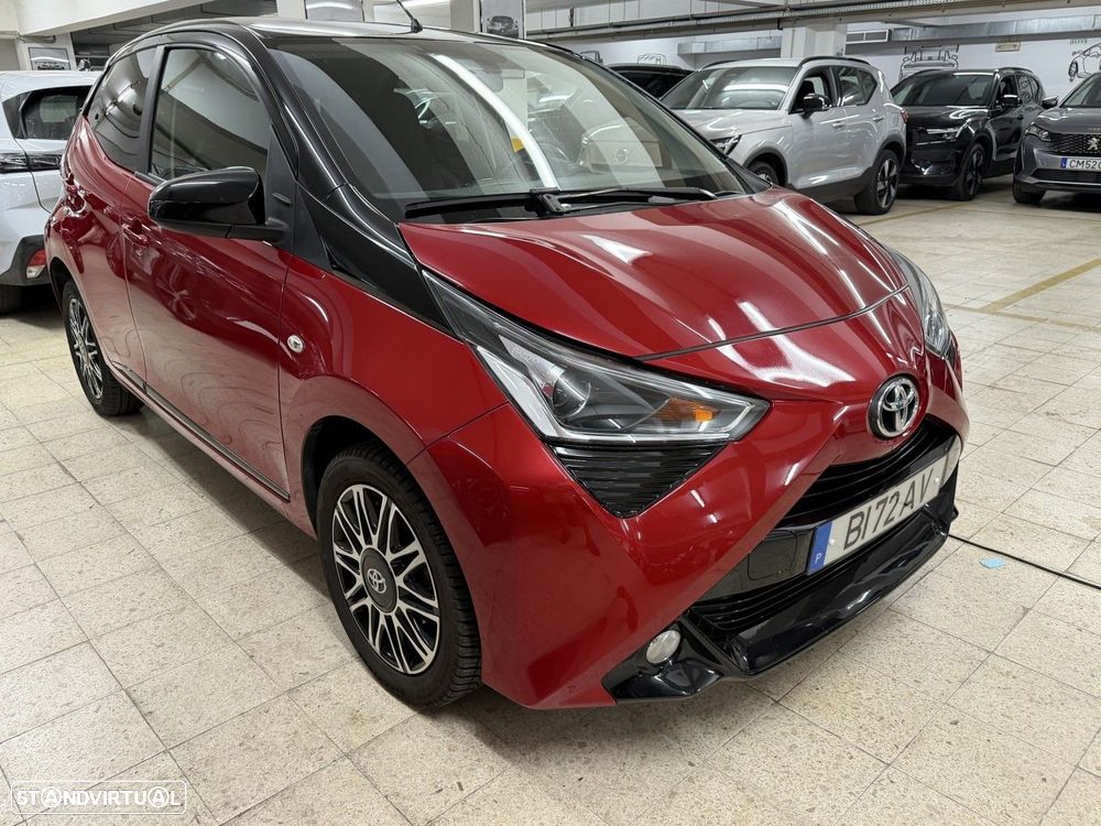 Toyota Aygo 1.0 X-Clusiv Red foto 4