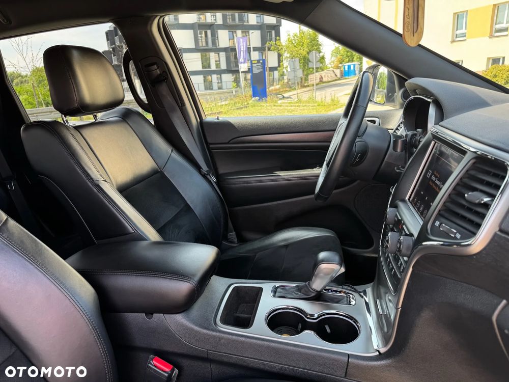 Jeep Grand Cherokee - 15
