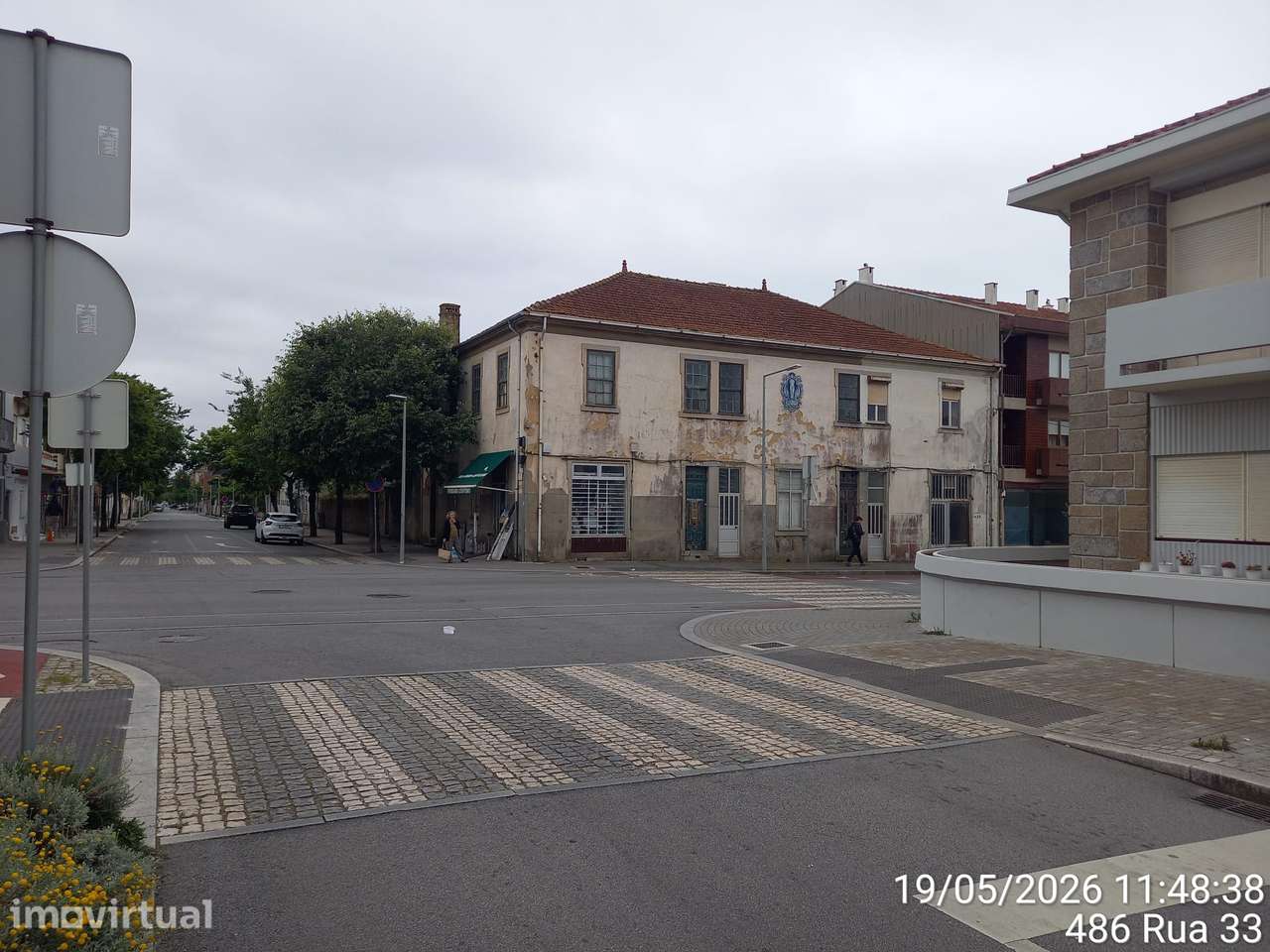Vende-se imóvel para demolição no centro da cidade de Espinho - Grande imagem: 4/6