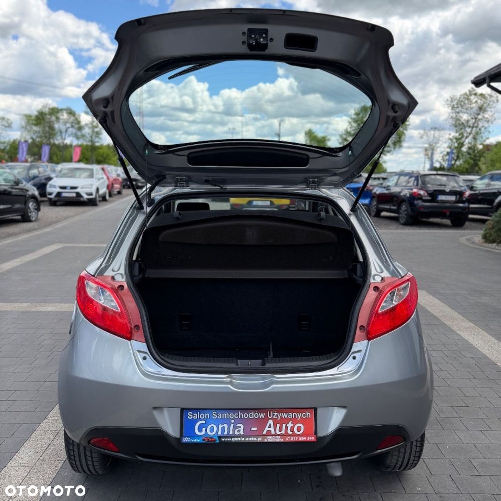 Mazda 2 - 10