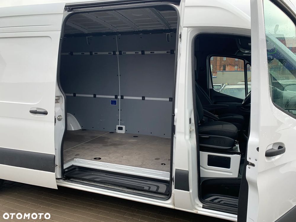 Mercedes-Benz Sprinter - 17