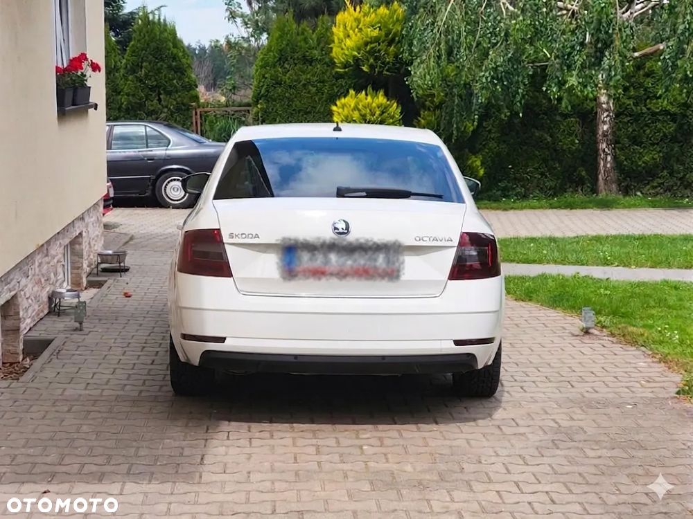 Skoda Octavia 2.0 TDI Ambition DSG - 4