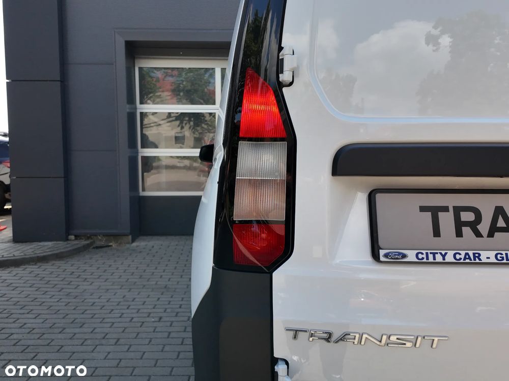 Ford Transit Connect - 11