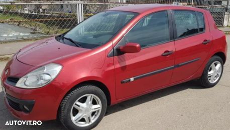 Dezmembrez Renault Clio 3 1.5 DCI din 2007 volan pe stanga - 1