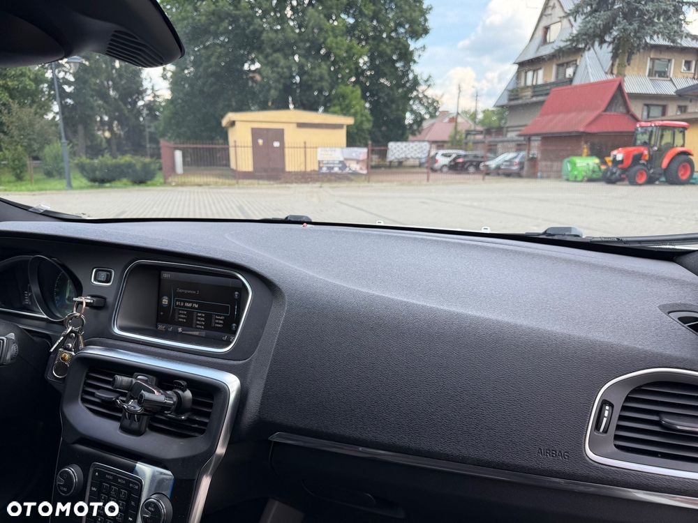 Volvo V40 D2 R-Design Summum - 19