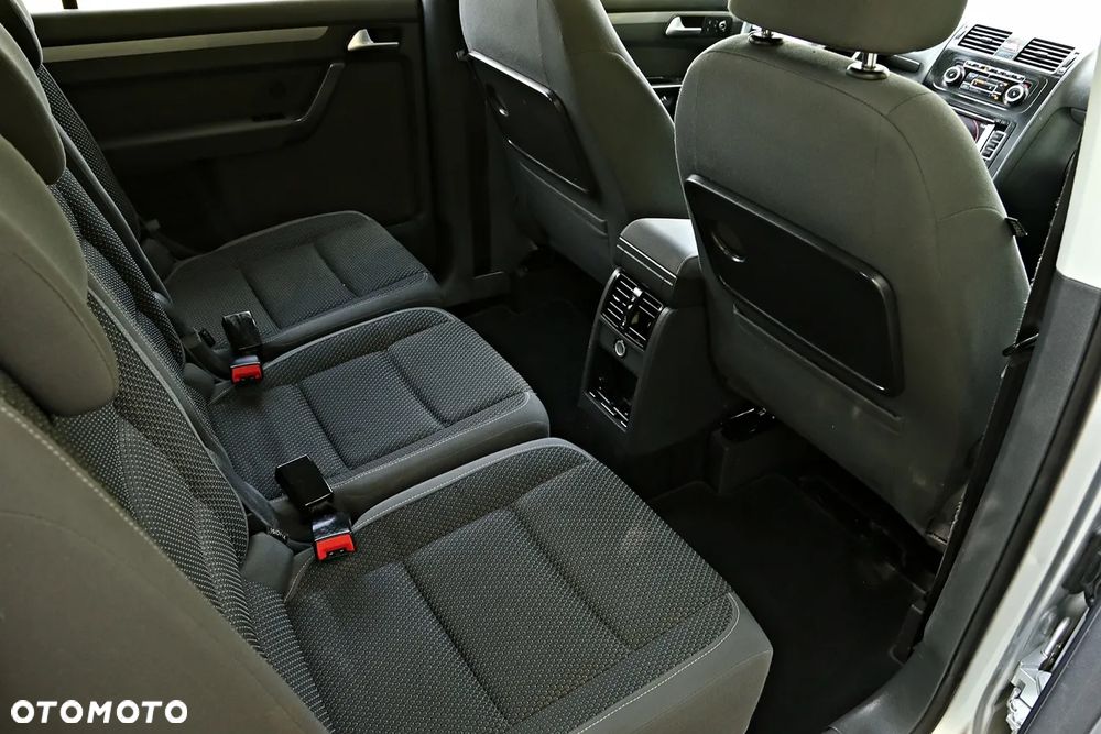 Volkswagen Touran 1.6 TDI DPF STYLE - 9