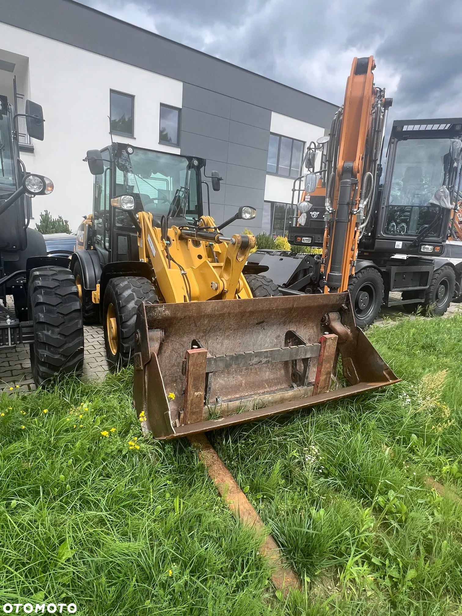 Caterpillar 906M - 6