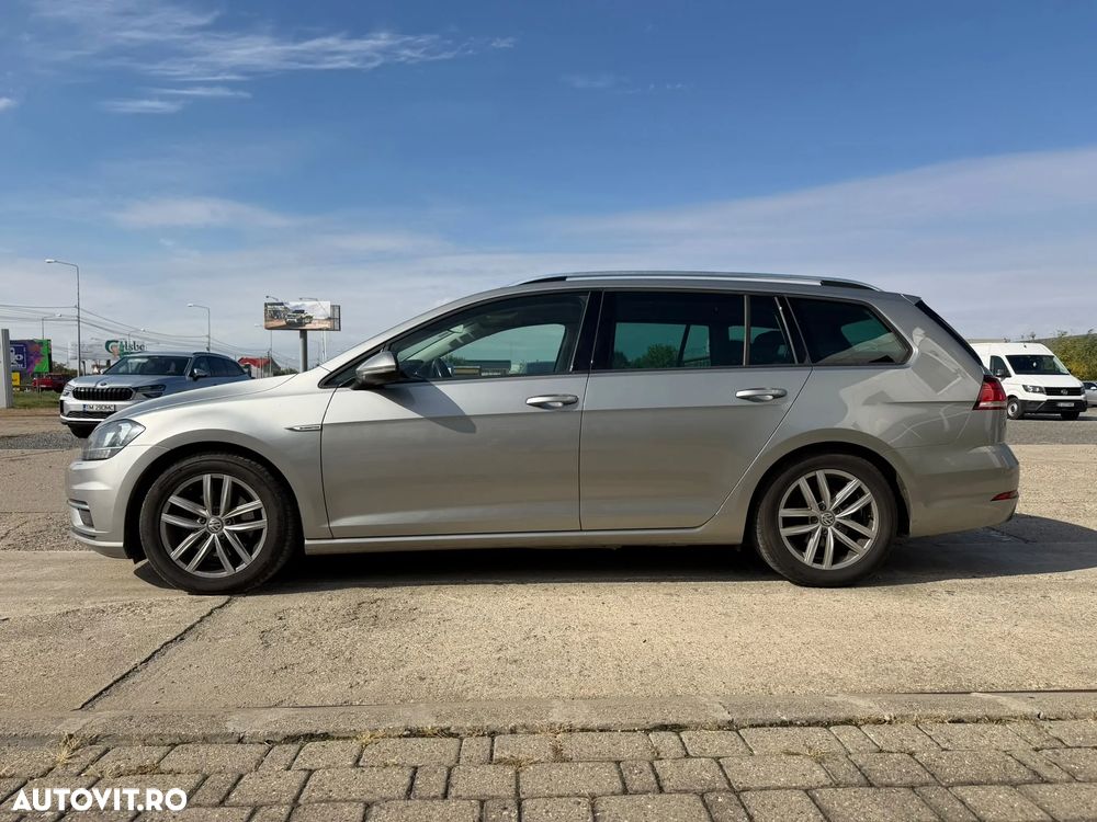 Volkswagen Golf - 6