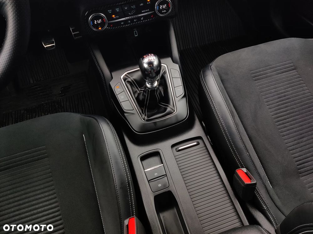 Ford Focus 2.3 EcoBoost ST-3 - 12