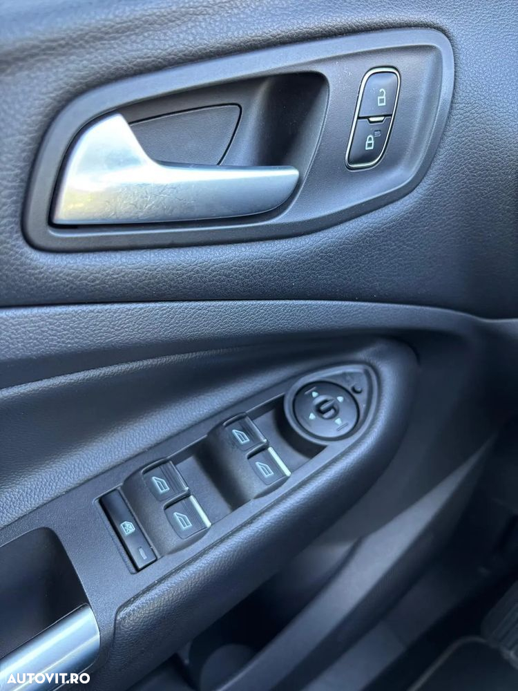 Ford Kuga 2.0 TDCi 4WD Powershift Titanium - 23