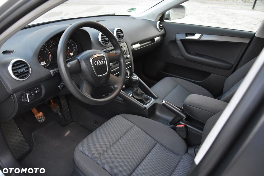 Audi A3 Sportback - 3