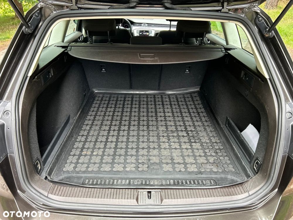 Volkswagen Passat 1.6 TDI BMT Comfortline - 14