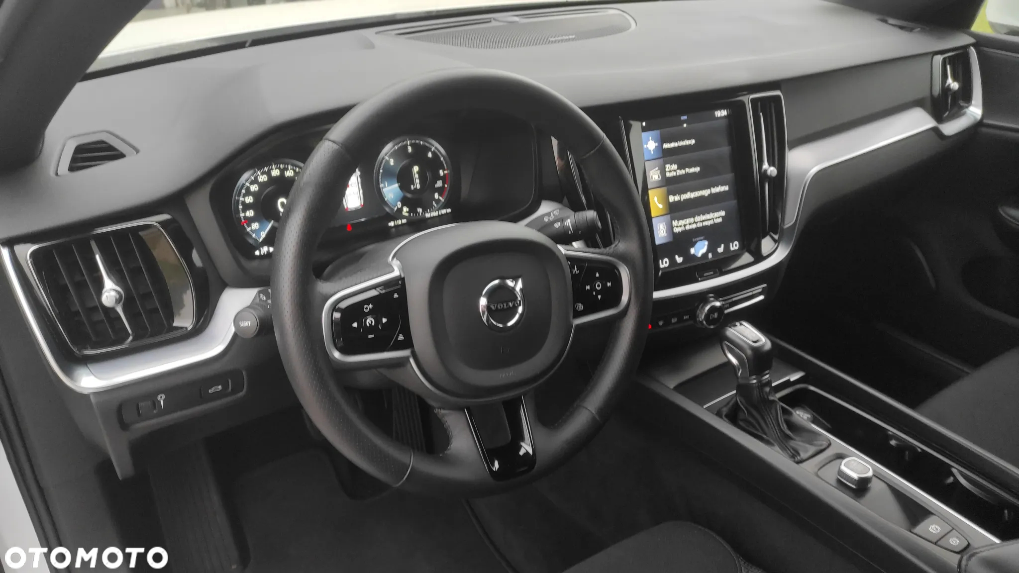 Volvo V60 D4 AWD Geartronic Momentum Pro - 35