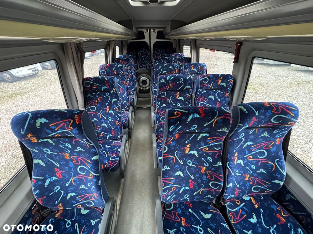 Mercedes-Benz Sprinter 519 - 11
