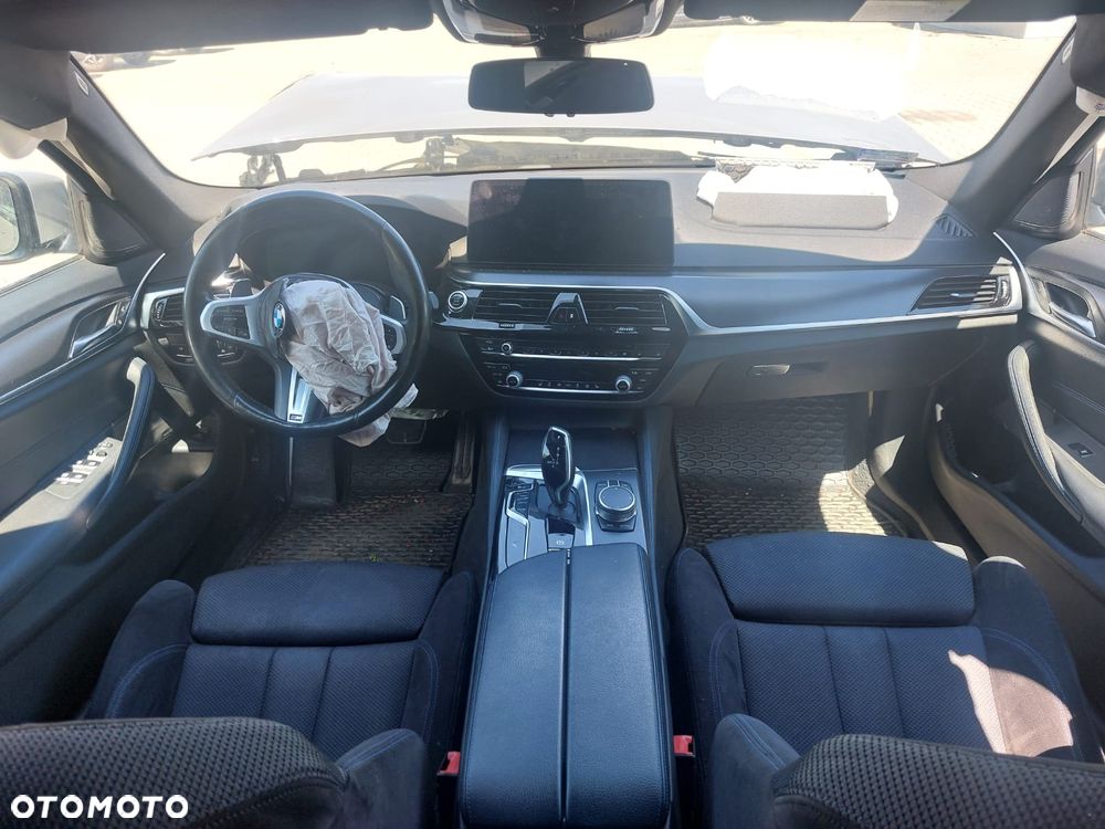 BMW Seria 5 520d xDrive MHEV M Sport sport - 11