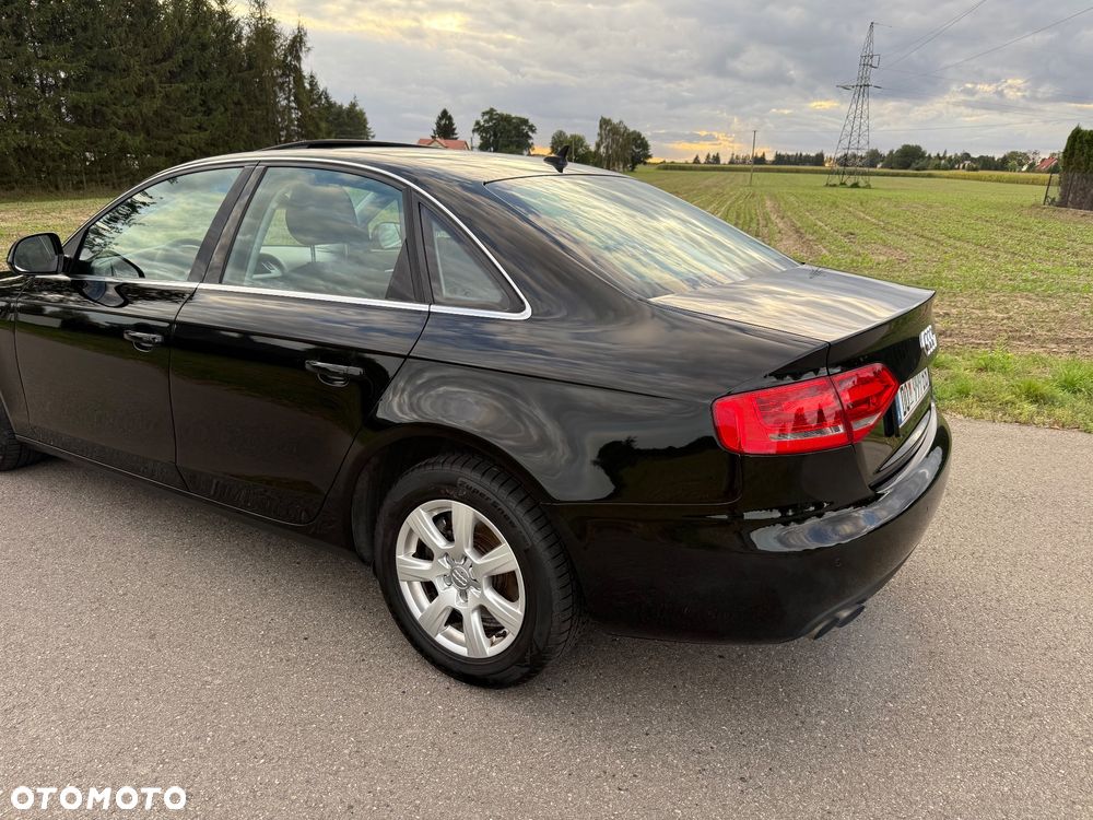 Audi A4 Limousine - 4